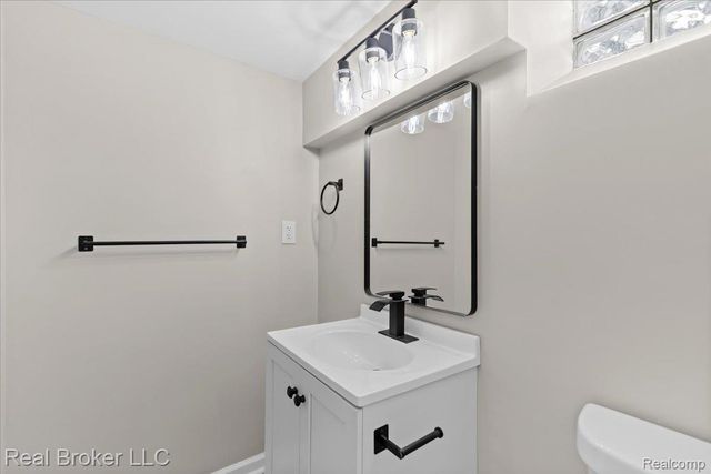 16853 Mansfield Street, Detroit, MI 48235