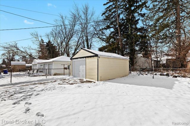 16853 Mansfield Street, Detroit, MI 48235