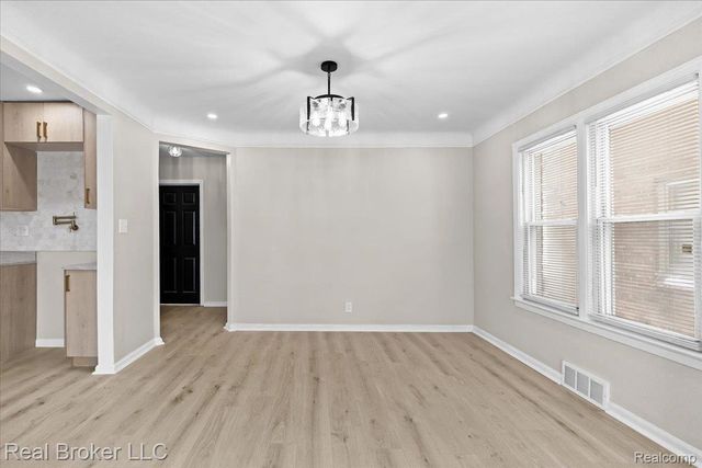 16853 Mansfield Street, Detroit, MI 48235