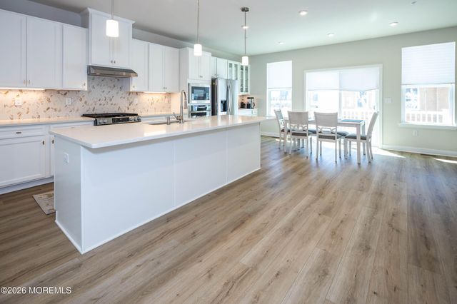 141 S Durham Drive 1121, Howell, NJ 07731