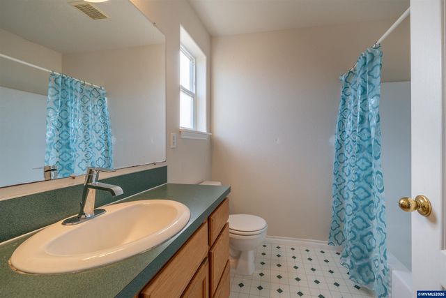 5405 NE Port Ln, Lincoln City, OR 97367