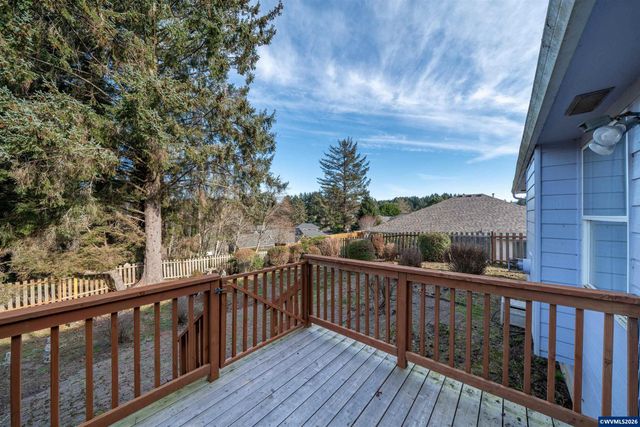 5405 NE Port Ln, Lincoln City, OR 97367