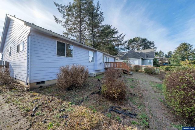 5405 NE Port Ln, Lincoln City, OR 97367