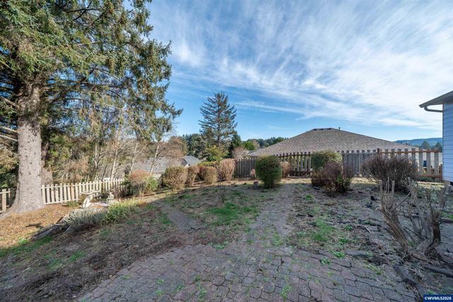 5405 NE Port Ln, Lincoln City, OR 97367