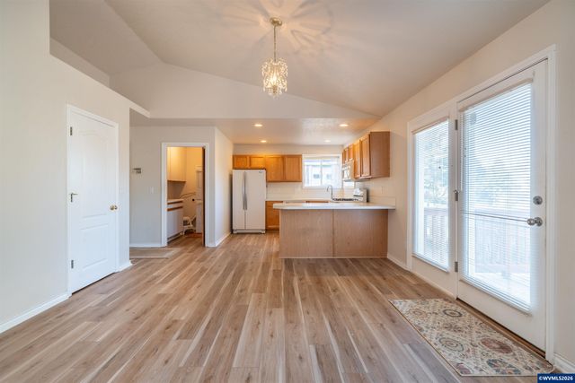 5405 NE Port Ln, Lincoln City, OR 97367