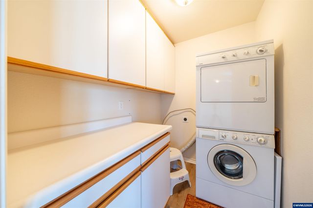 5405 NE Port Ln, Lincoln City, OR 97367