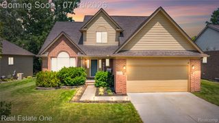 21053 Oak Ridge Drive, Clinton Charter Township, MI 48036