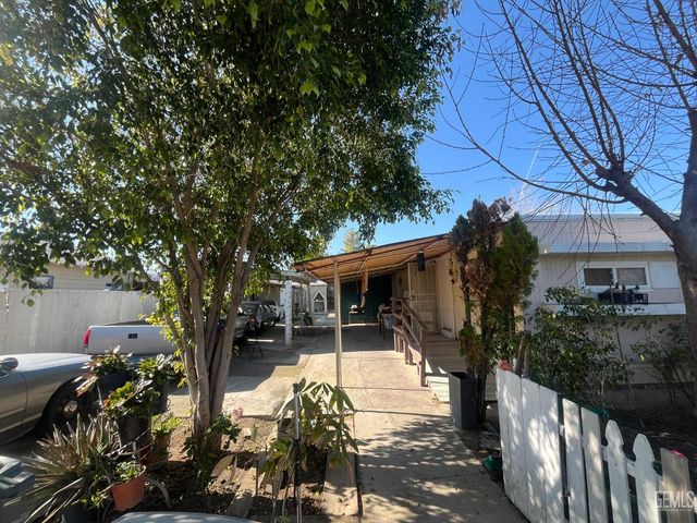 207 Fillmore Street, Taft, CA 93268