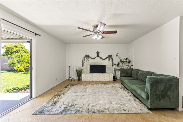 11724 Hollyview, La Mirada, CA 90638