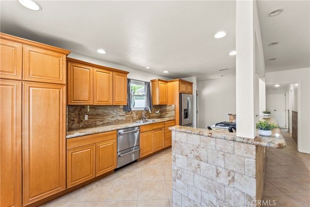 11724 Hollyview, La Mirada, CA 90638