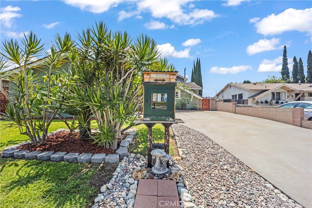 11724 Hollyview, La Mirada, CA 90638