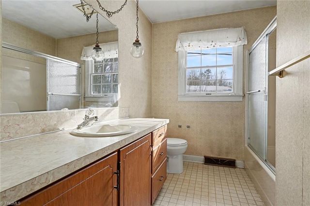 3369 Frye Bridge Road, Clemmons, NC 27012