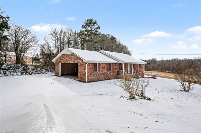 3369 Frye Bridge Road, Clemmons, NC 27012