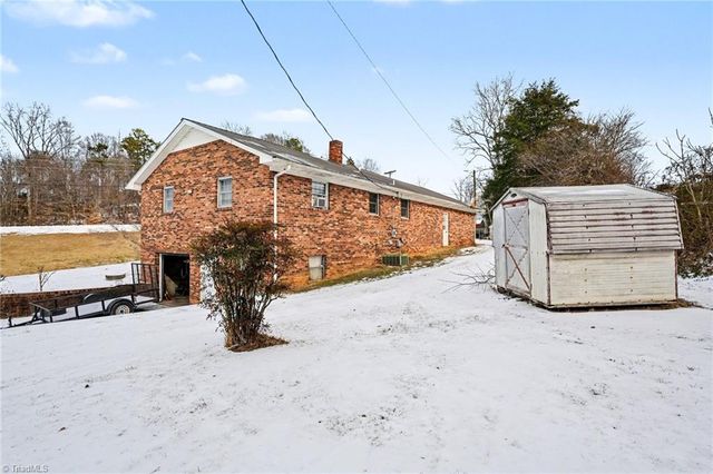 3369 Frye Bridge Road, Clemmons, NC 27012