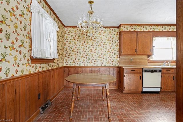 3369 Frye Bridge Road, Clemmons, NC 27012