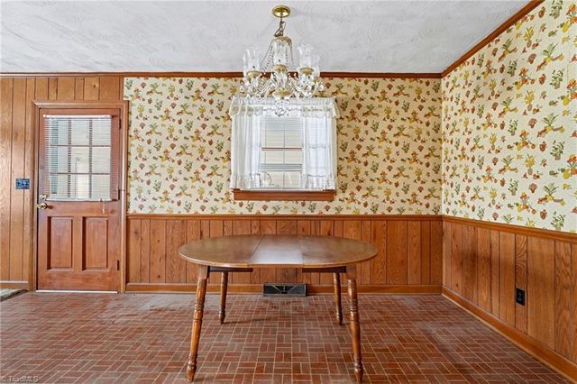 3369 Frye Bridge Road, Clemmons, NC 27012