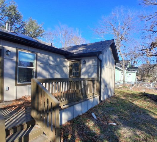 814 Chestnut Street, Bonham, TX 75418