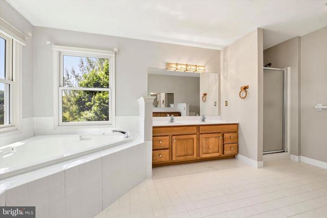 100 NOBLE DR, Downingtown, PA 19335