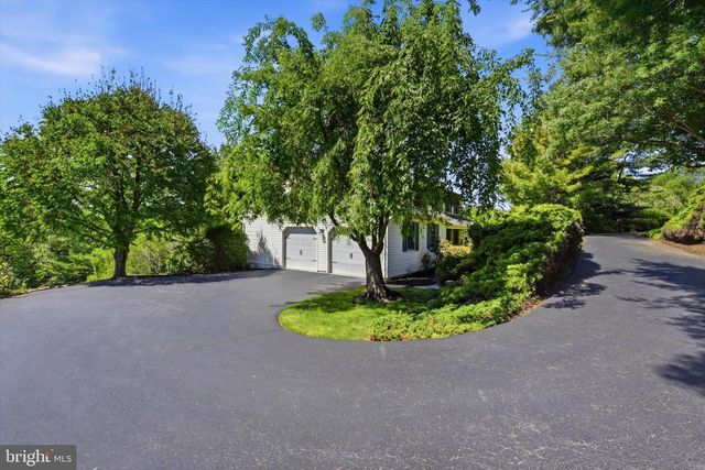 100 NOBLE DR, Downingtown, PA 19335