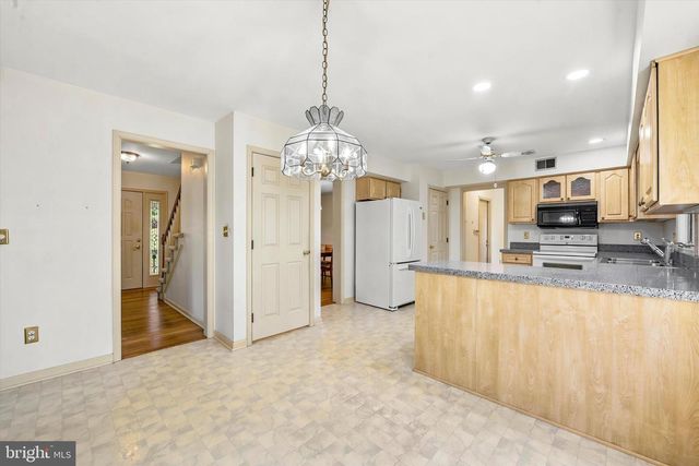 100 NOBLE DR, Downingtown, PA 19335