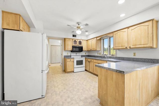 100 NOBLE DR, Downingtown, PA 19335