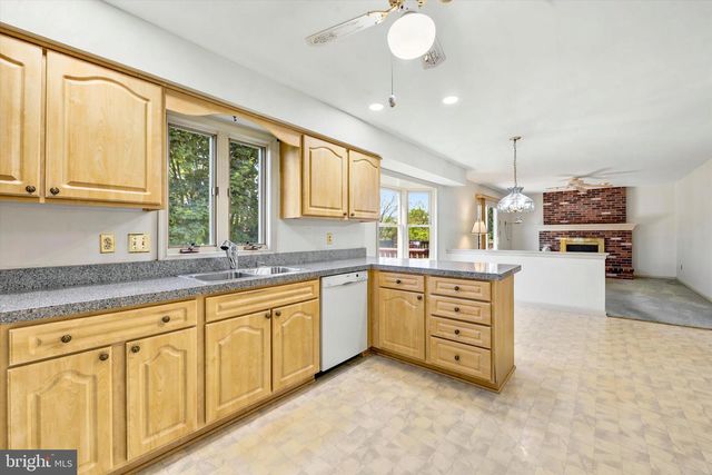 100 NOBLE DR, Downingtown, PA 19335