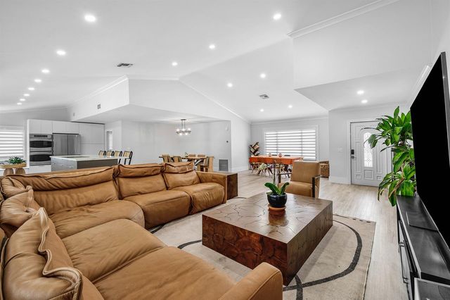 18235 104th Terrace S, Boca Raton, FL 33498