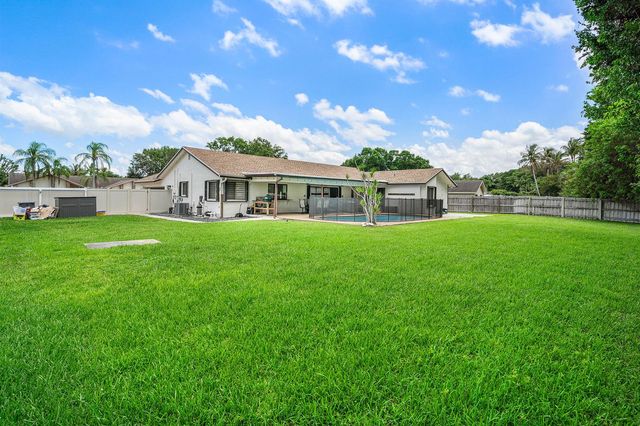 18235 104th Terrace S, Boca Raton, FL 33498