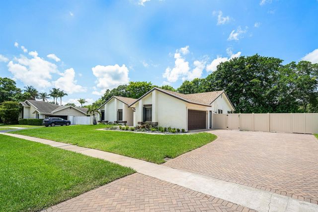 18235 104th Terrace S, Boca Raton, FL 33498