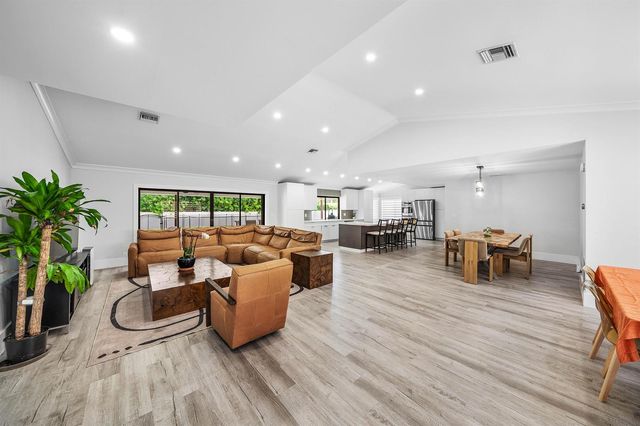 18235 104th Terrace S, Boca Raton, FL 33498