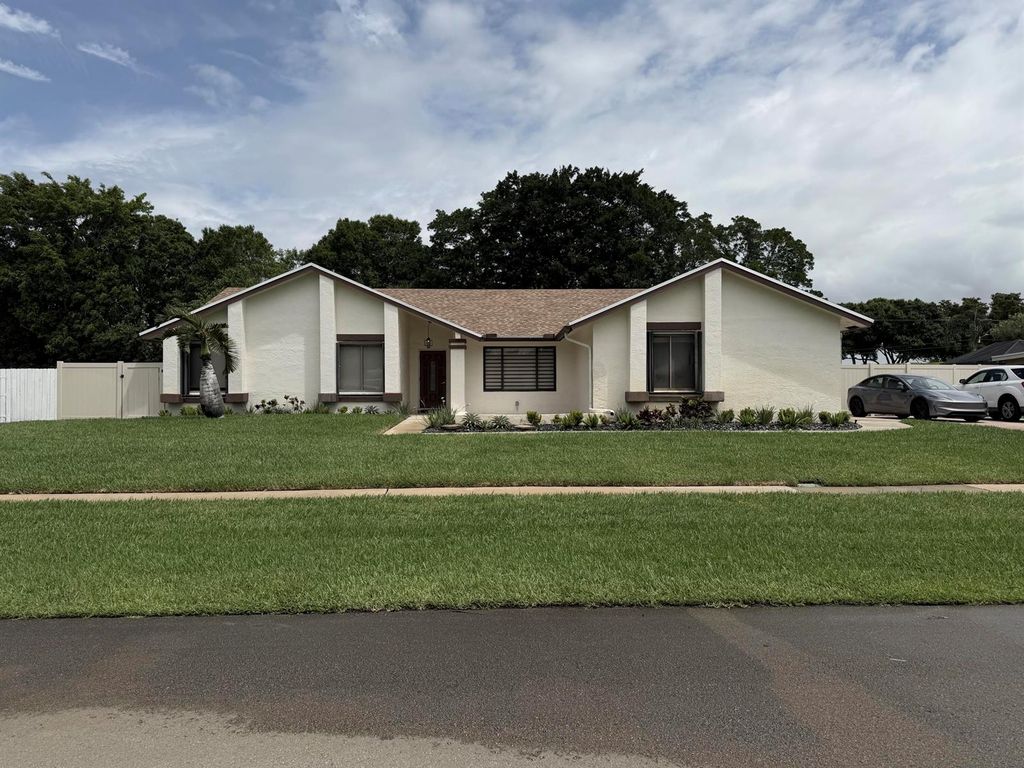 18235 104th Terrace S, Boca Raton, FL 33498