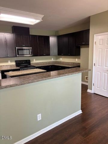 105 Holmhurst Court, Cary, NC 27519