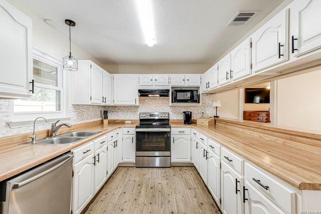 1949 Creek Mountain, San Antonio, TX 78259