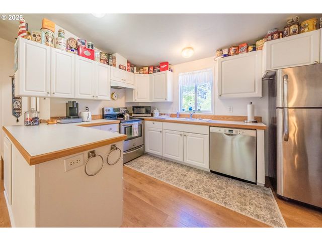 1232 Se 2ND Ct, Lincoln City, OR 97367