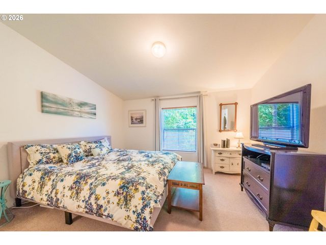 1232 Se 2ND Ct, Lincoln City, OR 97367