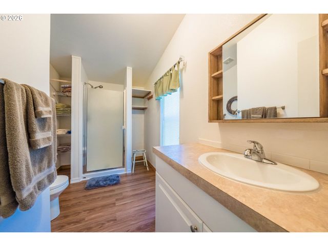 1232 Se 2ND Ct, Lincoln City, OR 97367