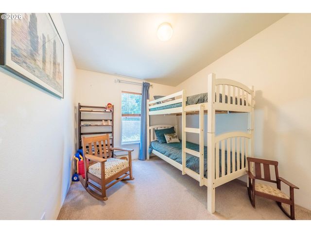 1232 Se 2ND Ct, Lincoln City, OR 97367