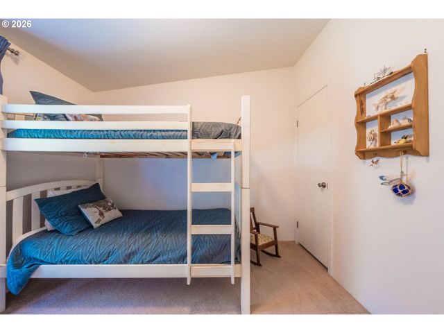 1232 Se 2ND Ct, Lincoln City, OR 97367