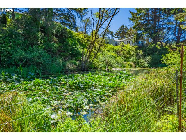 1232 Se 2ND Ct, Lincoln City, OR 97367