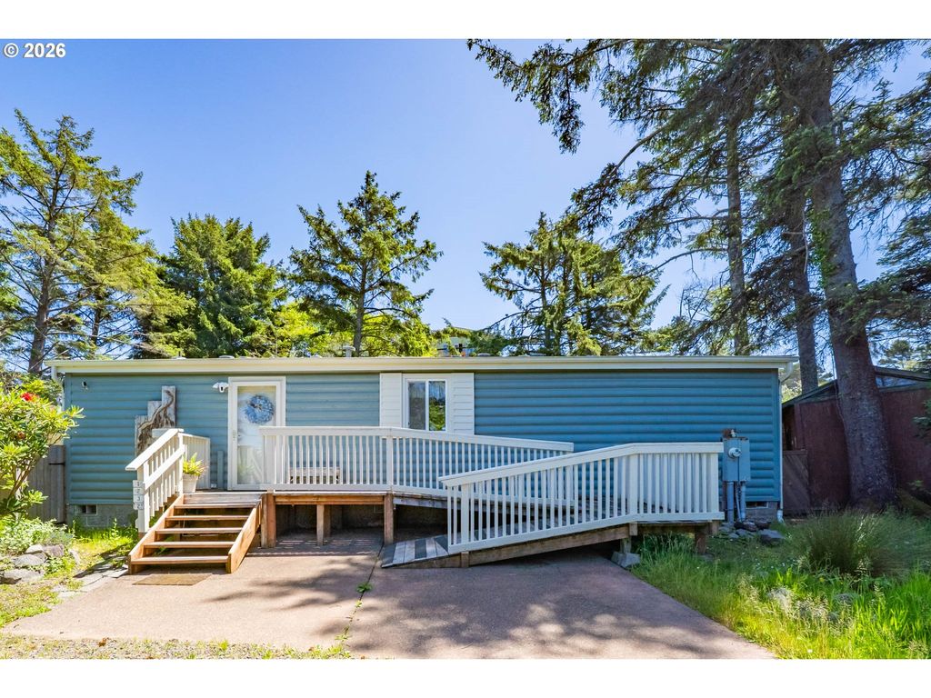 1232 Se 2ND Ct, Lincoln City, OR 97367