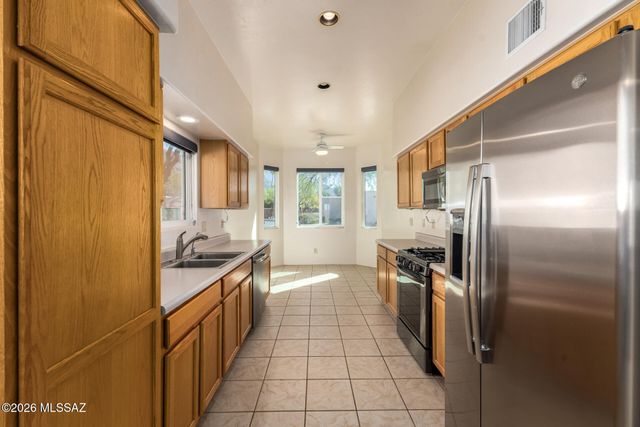 8119 N Peppersauce Drive, Tucson, AZ 85704