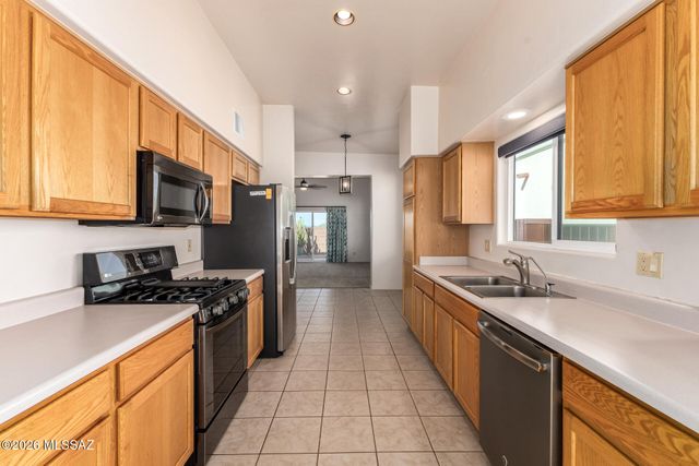 8119 N Peppersauce Drive, Tucson, AZ 85704