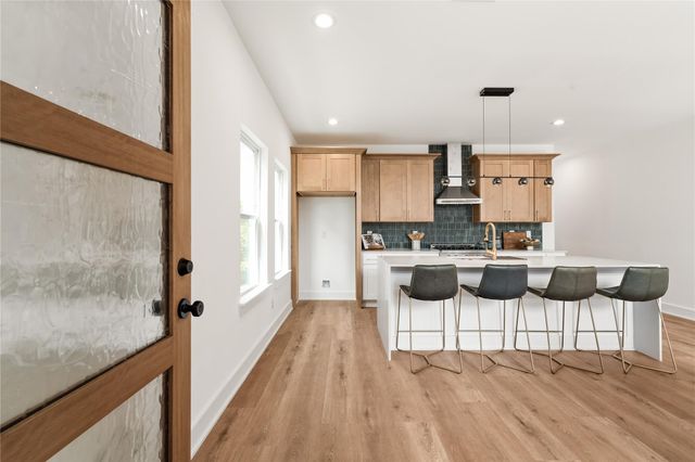2216 Bringhurst Street, Houston, TX 77026
