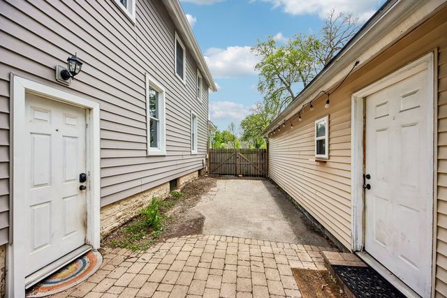 316 E Division Street, Lockport, IL 60441