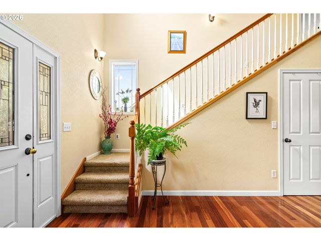 2264 BLUE HERON Ln, Eugene, OR 97402