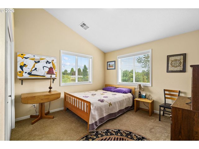 2264 BLUE HERON Ln, Eugene, OR 97402
