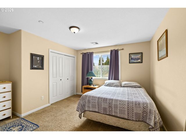 2264 BLUE HERON Ln, Eugene, OR 97402