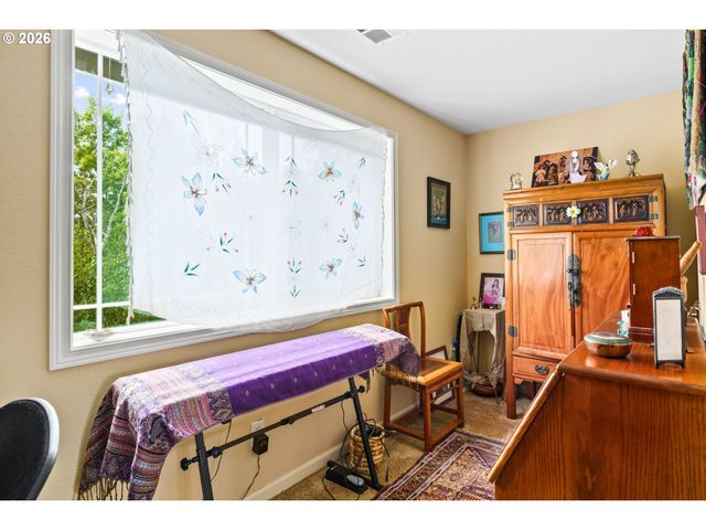 2264 BLUE HERON Ln, Eugene, OR 97402