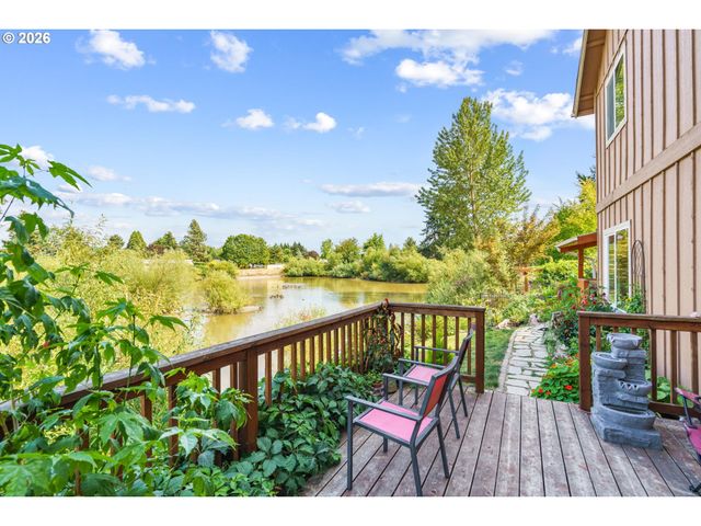 2264 BLUE HERON Ln, Eugene, OR 97402