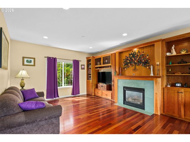 2264 BLUE HERON Ln, Eugene, OR 97402